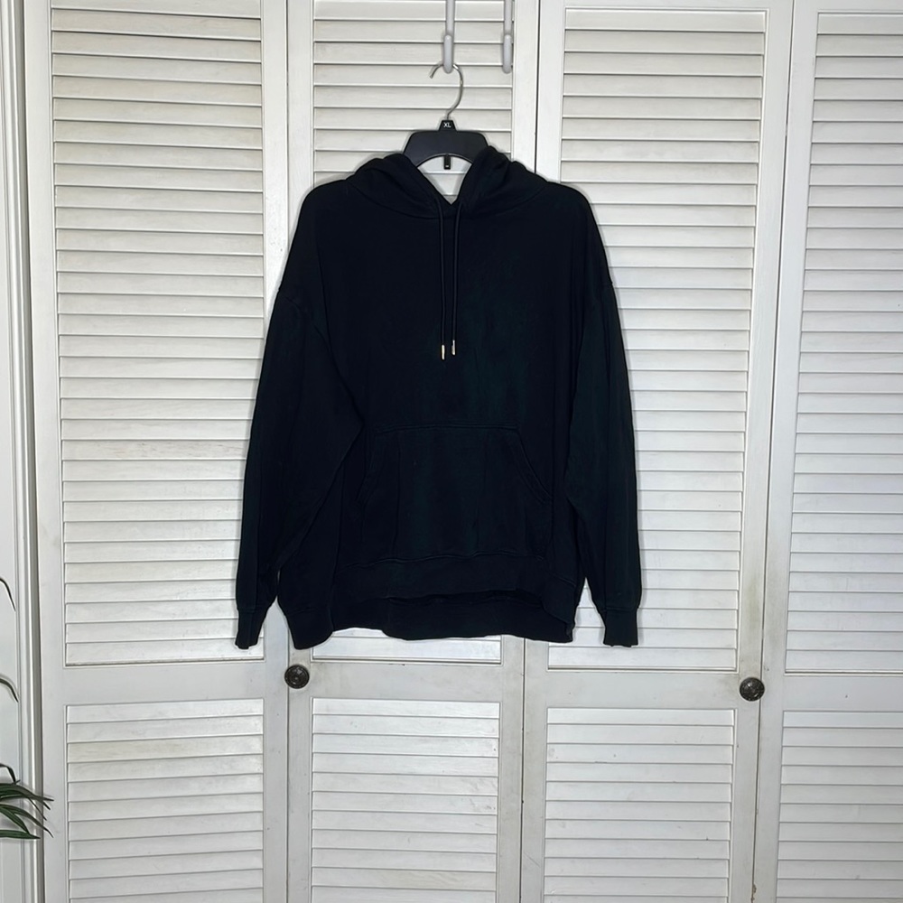 H&M Black Sweatshirt